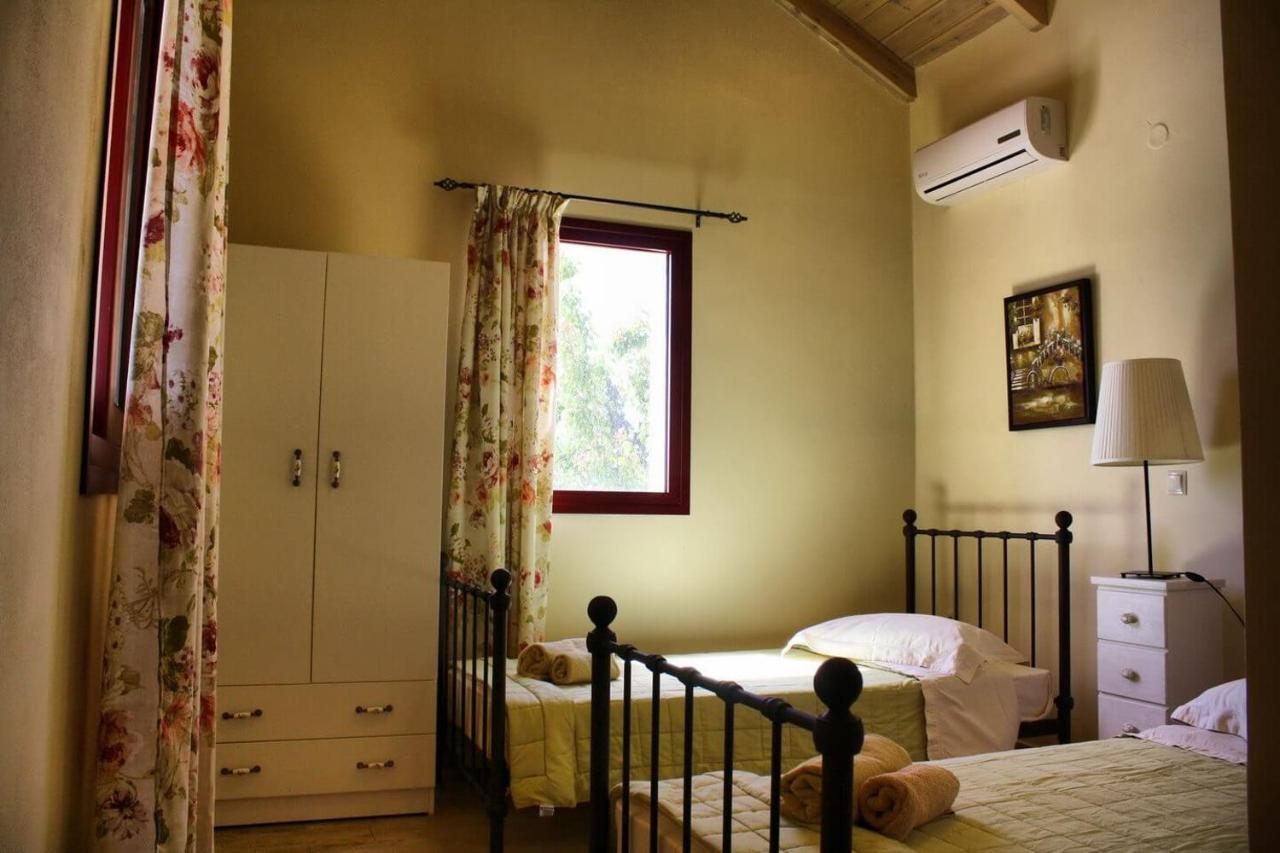 Villa Cottage Kantrillies Fokata Extérieur photo